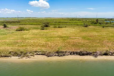 1105 Bobs Road, Crystal Beach, TX 77650 - Photo 9