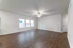 1926 Middle Pass Ln, Angleton, TX 77515 - Photo 11