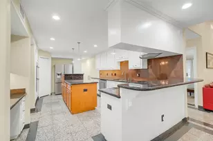 11730 Denise Dr, Hedwig Village, TX 77024 - Photo 11