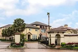 28 W Oaks Dr, Houston, TX 77058 - Photo 23