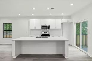 727 E 40th St, Houston, TX 77022 - Photo 7