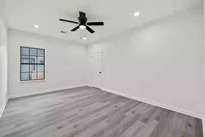 727 E 40th Street, Houston, TX 77022 - Photo 17