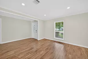 8530 Roos Rd, Houston, TX 77036 - Photo 9