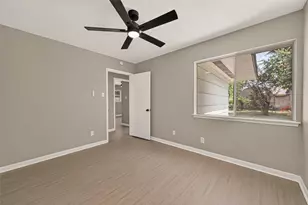 5923 Heatherbrook Dr, Houston, TX 77085 - Photo 19
