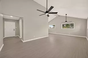 5923 Heatherbrook Dr, Houston, TX 77085 - Photo 3