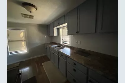 401 Billington Street, Clute, TX 77531 - Photo 7