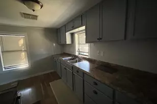 401 Billington St, Clute, TX 77531 - Photo 7