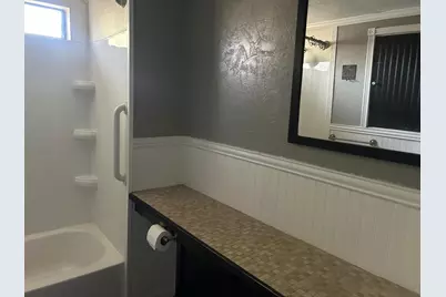 401 Billington Street, Clute, TX 77531 - Photo 15