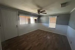 401 Billington St, Clute, TX 77531 - Photo 3