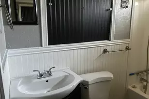 401 Billington St, Clute, TX 77531 - Photo 13