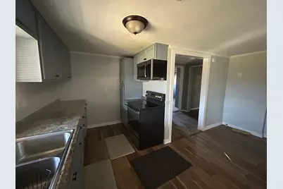 401 Billington Street, Clute, TX 77531 - Photo 5