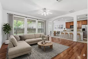 19 Aquiline Oaks Pl, The Woodlands, TX 77382 - Photo 5