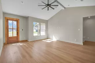 6610 Spencer Dr, Jones Creek, TX 77541 - Photo 7