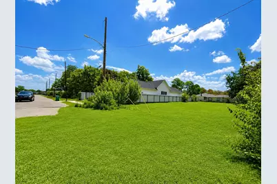 1035 Adolph Drive, Houston, TX 77091 - Photo 5