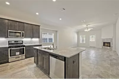 8430 Sunset Isles Drive, Baytown, TX 77521 - Photo 5