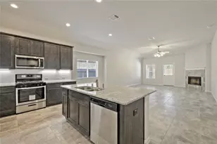 8430 Sunset Isles Dr, Baytown, TX 77521 - Photo 5