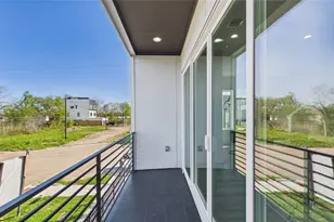 2415 Harrington St, Houston, TX 77026 - Photo 3