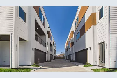 2415 Harrington Street, Houston, TX 77026 - Photo 9