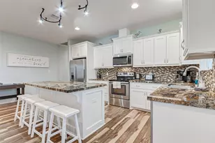 967 Bowers Ln, Crystal Beach, TX 77650 - Photo 7