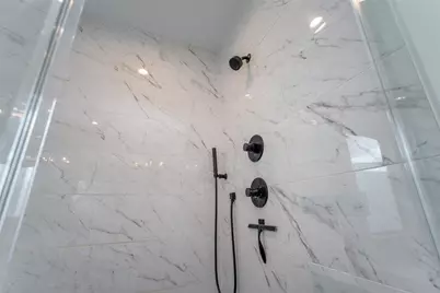 110 E 23rd Street, Houston, TX 77008 - Photo 31