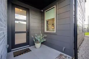 110 E 23rd St, Houston, TX 77008 - Photo 3