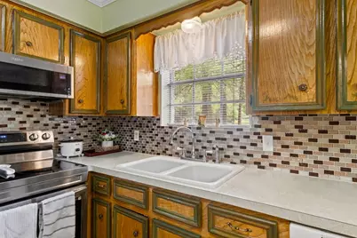 698 Wildwood Drive, Kountze, TX 77625 - Photo 13