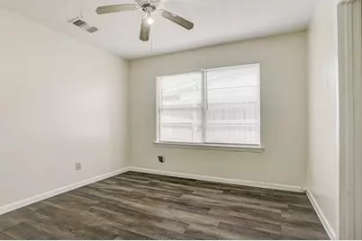 910 Trimm Avenue, Pasadena, TX 77502 - Photo 7