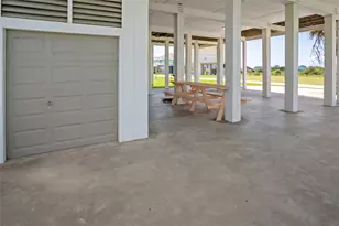 892 Melody Ln, Crystal Beach, TX 77650 - Photo 45