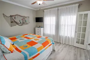 892 Melody Ln, Crystal Beach, TX 77650 - Photo 23