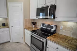 892 Melody Ln, Crystal Beach, TX 77650 - Photo 15