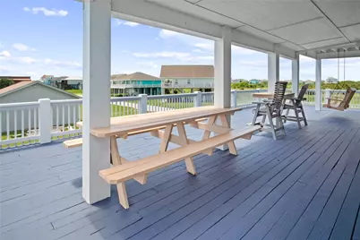 892 Melody Lane, Crystal Beach, TX 77650 - Photo 3