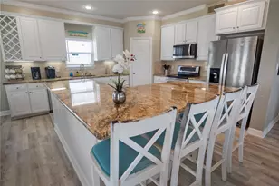 892 Melody Ln, Crystal Beach, TX 77650 - Photo 11