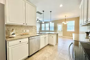 19 Blue Creek Pl, The Woodlands, TX 77382 - Photo 17