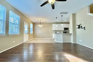 19 Blue Creek Pl, The Woodlands, TX 77382 - Photo 9