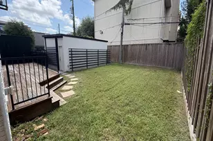 1601 Bonnie Brae St, Houston, TX 77006 - Photo 3