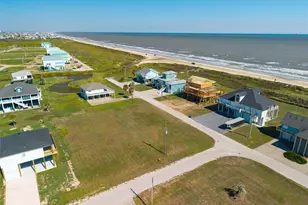 804 Rancho Carribe Dr, Crystal Beach, TX 77650 - Photo 1