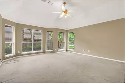 19 S Scarlet Elm Court, The Woodlands, TX 77382 - Photo 7