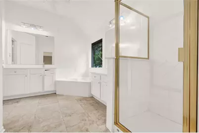 19 S Scarlet Elm Court, The Woodlands, TX 77382 - Photo 29
