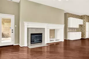 19 S Scarlet Elm Ct, The Woodlands, TX 77382 - Photo 3
