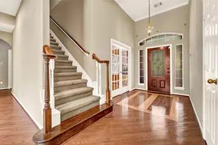 19 S Scarlet Elm Ct, The Woodlands, TX 77382 - Photo 9
