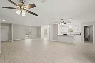 105 Navajo St, Conroe, TX 77316 - Photo 13