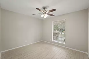 105 Navajo St, Conroe, TX 77316 - Photo 3
