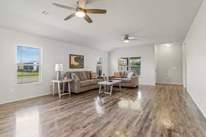 627 627 E Fairway Lake Drive, Alvin, TX 77511 - Photo 5