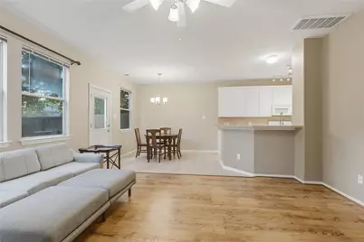 51 E Stedhill Loop, The Woodlands, TX 77384 - Photo 7