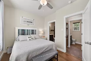 4925 Ave N 1/2, Galveston, TX 77551 - Photo 17