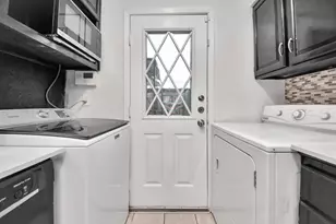 14585 Misty Meadow Ln, Houston, TX 77079 - Photo 13