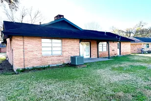 1206 Kent St, Sweeny, TX 77480 - Photo 5