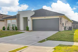 7802 Murciana Dr, Rosharon, TX 77583 - Photo 3