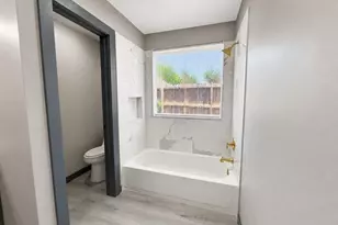 10007 Misty Trail, Houston, TX 77088 - Photo 19