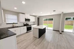 10007 Misty Trail, Houston, TX 77088 - Photo 11